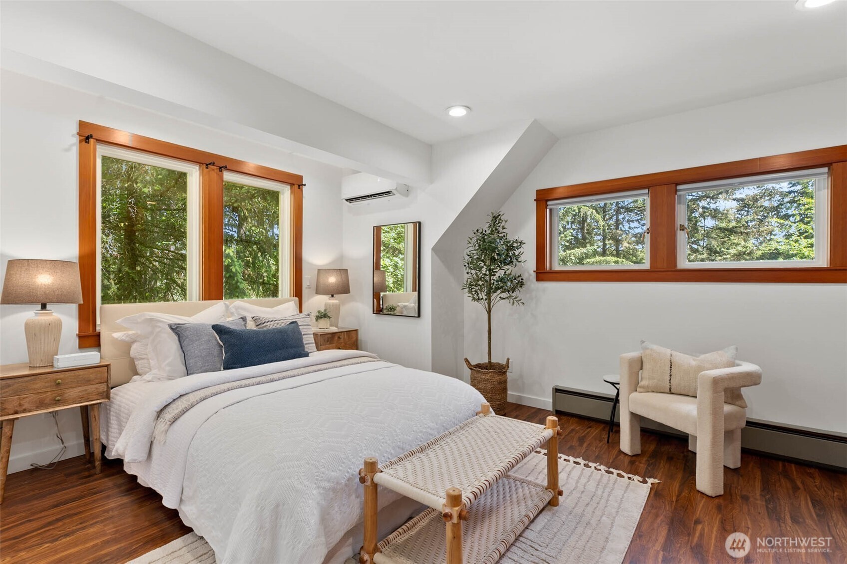 7026 Island Center Road NE, Bainbridge Island, WA 98110