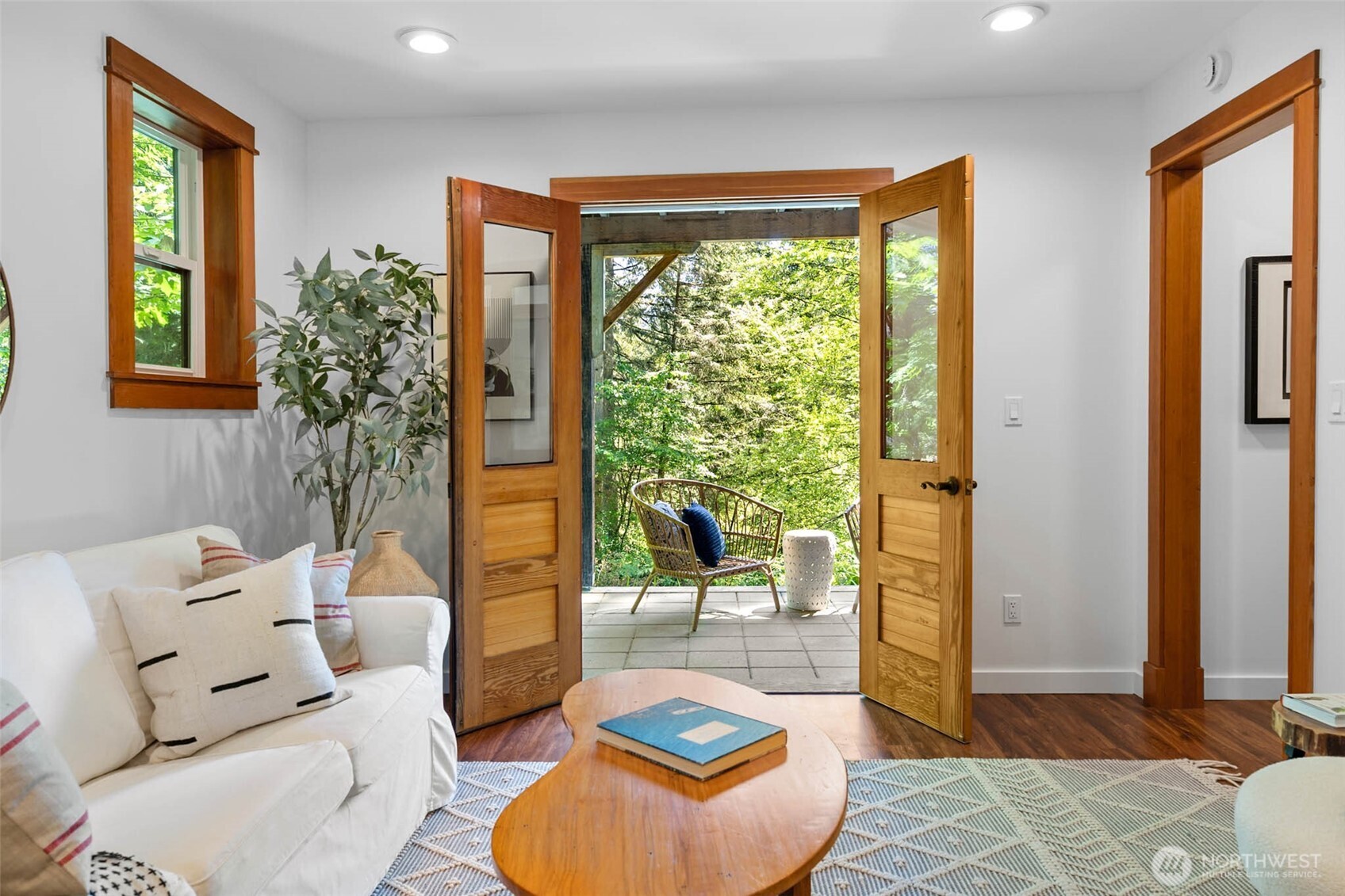7026 Island Center Road NE, Bainbridge Island, WA 98110