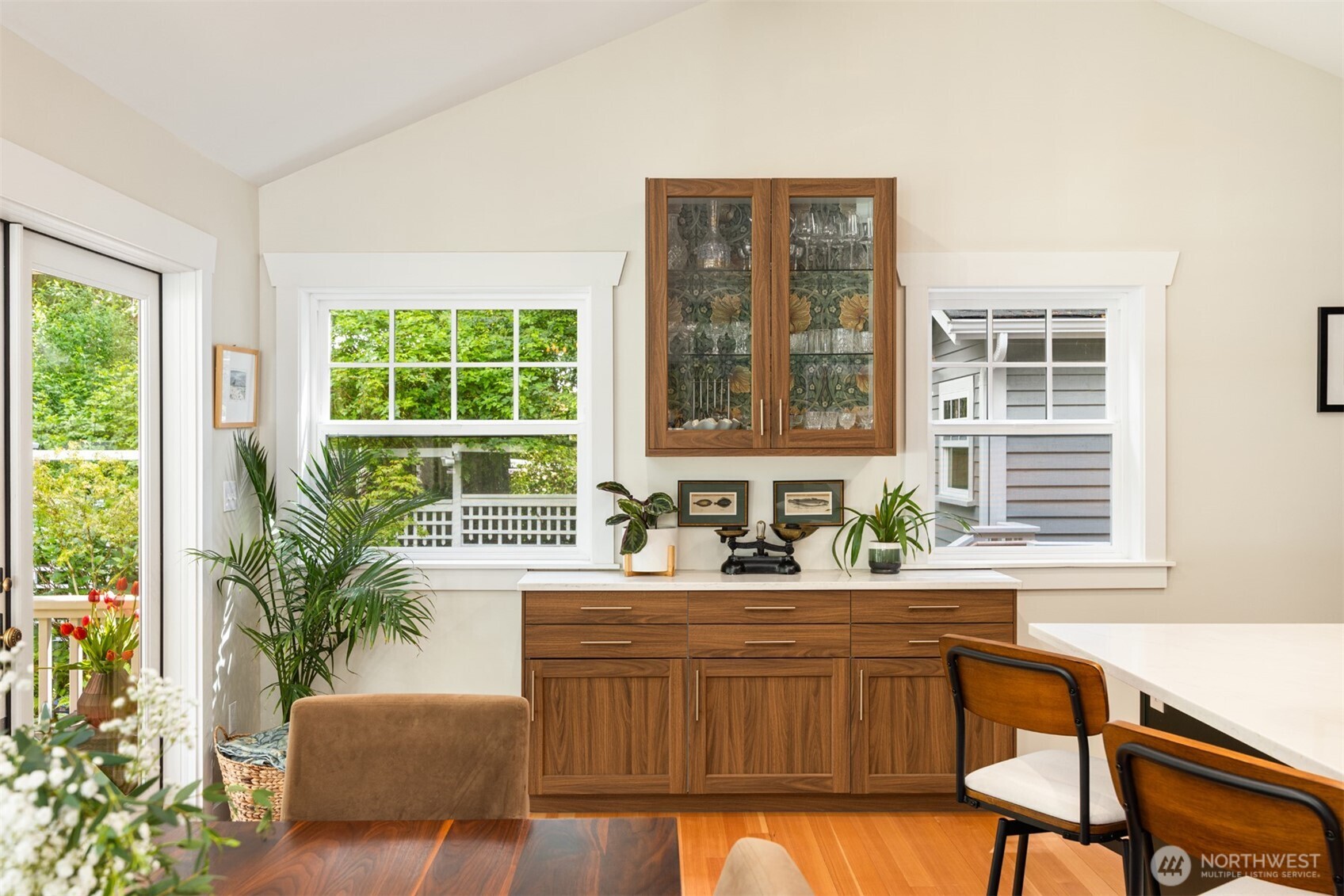 14268 N Madison Avenue NE, Bainbridge Island, WA 98110