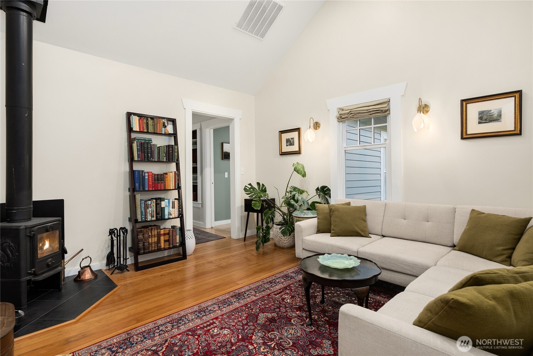 14268 N Madison Avenue NE, Bainbridge Island, WA 98110