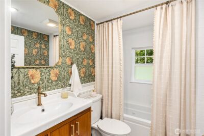 14268 N Madison Avenue NE, Bainbridge Island, WA 98110 - Photo 17