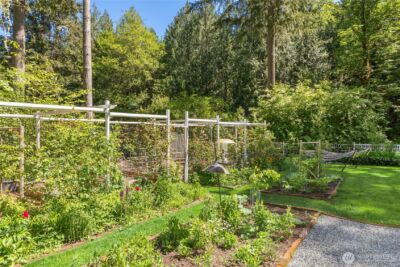 14268 N Madison Avenue NE, Bainbridge Island, WA 98110 - Photo 25