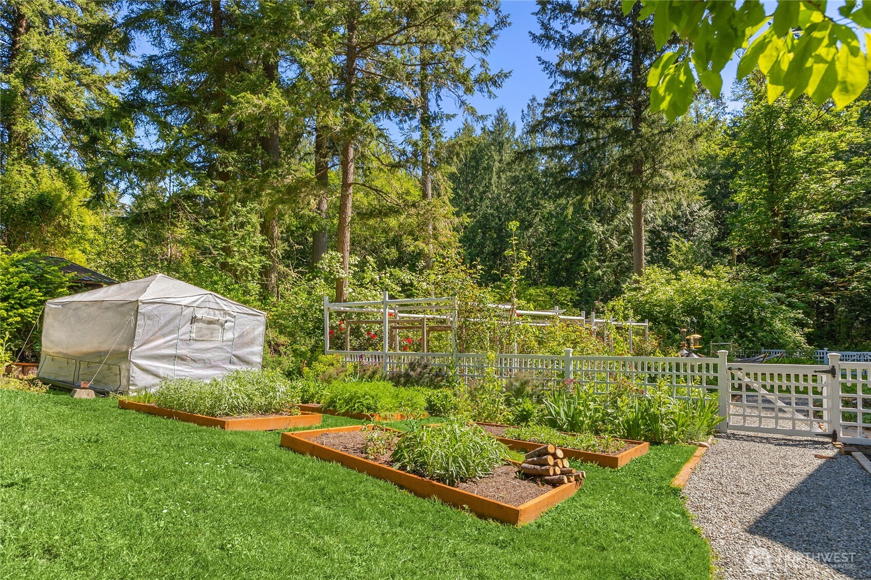 14268 N Madison Avenue NE, Bainbridge Island, WA 98110