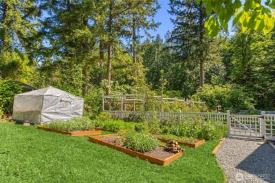 14268 N Madison Avenue NE, Bainbridge Island, WA 98110 - Photo 29