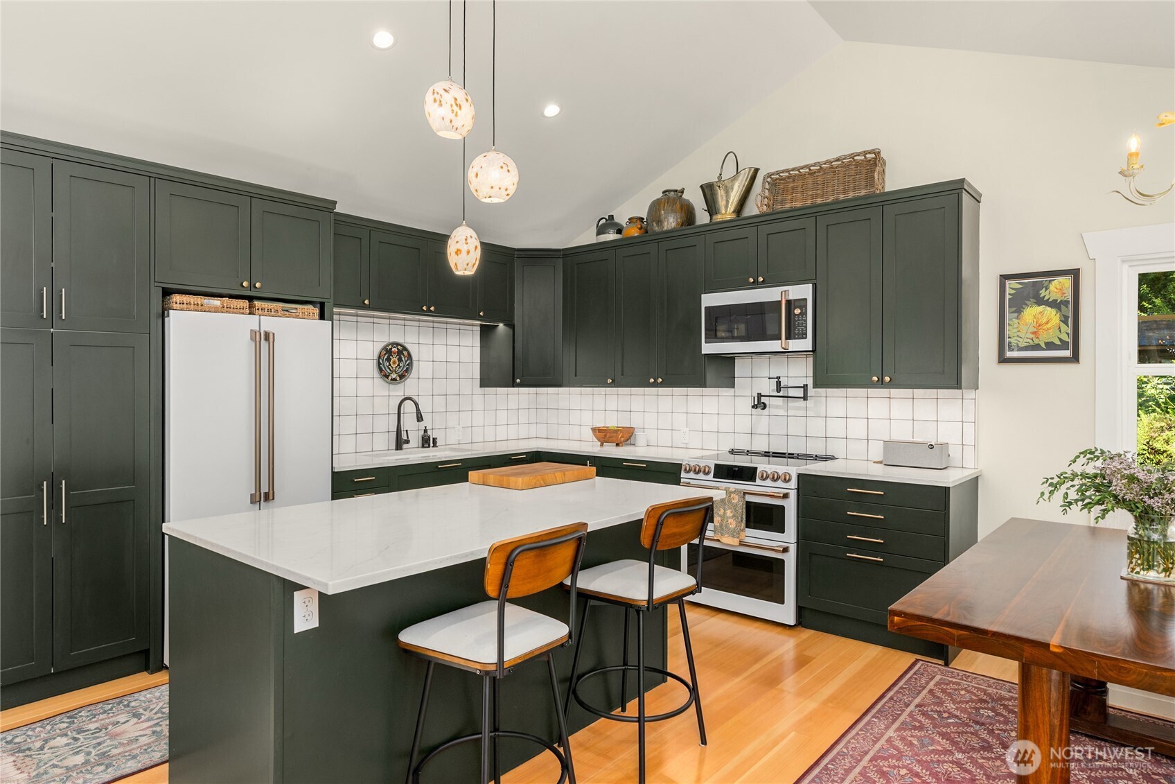14268 N Madison Avenue NE, Bainbridge Island, WA 98110