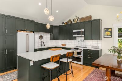 14268 N Madison Avenue NE, Bainbridge Island, WA 98110 - Photo 9