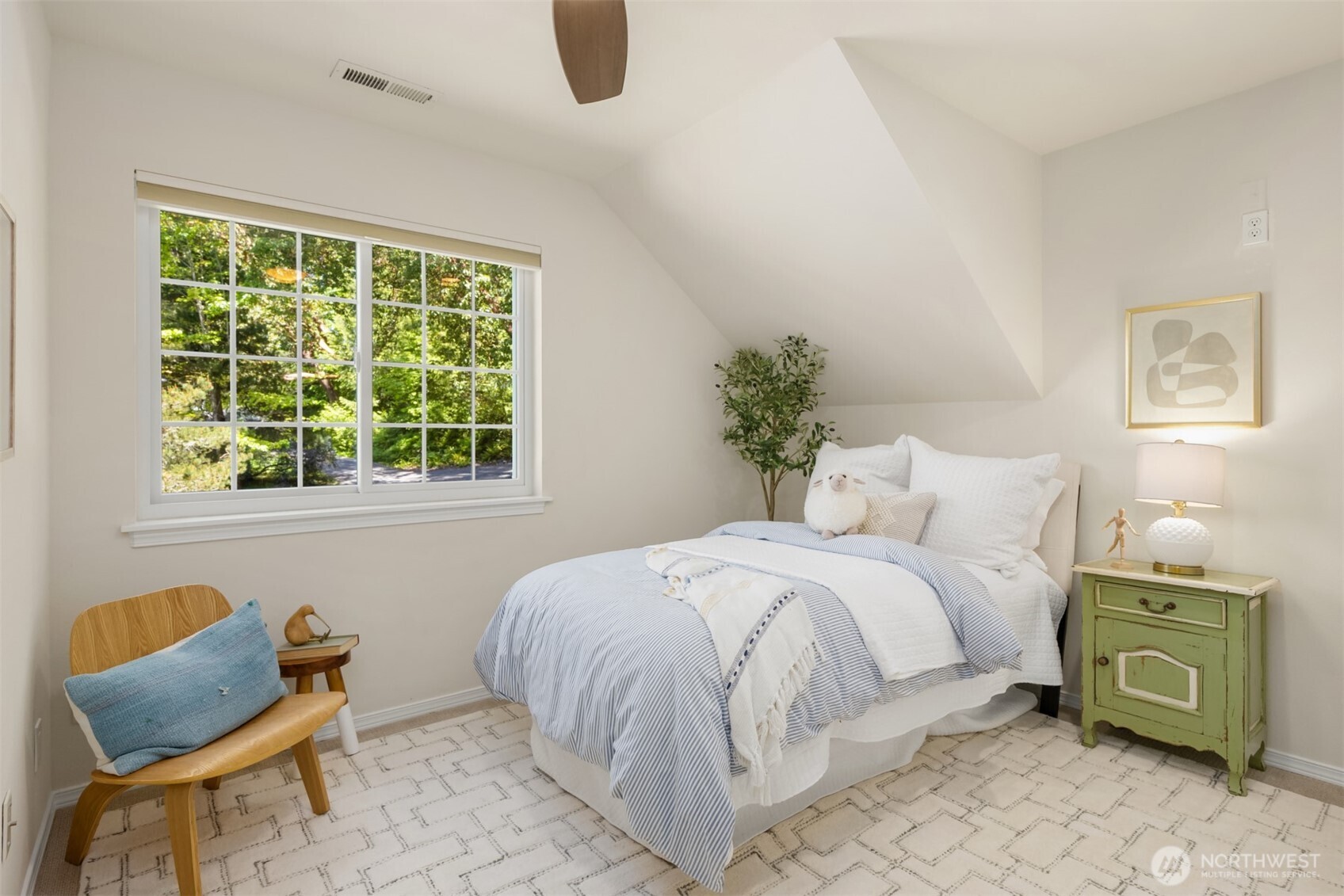 705 Moji Lane NW, Bainbridge Island, WA 98110