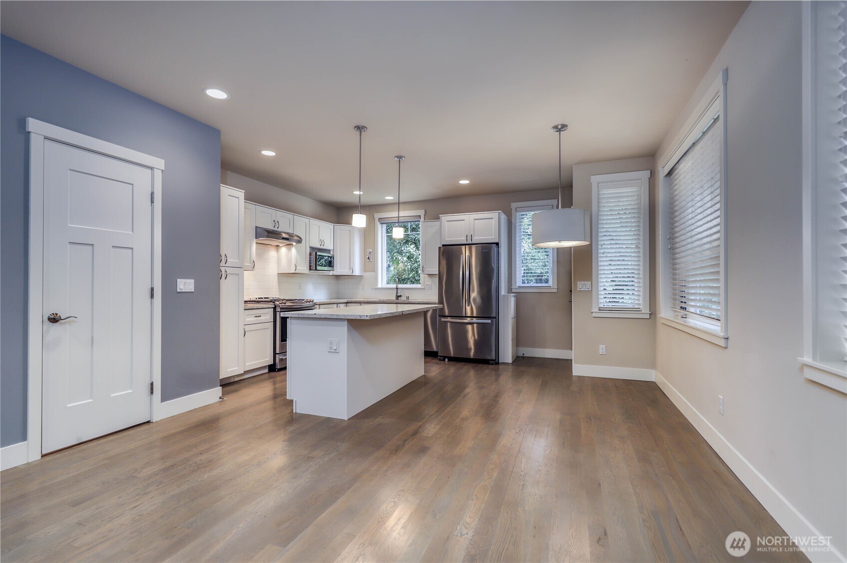 690 Wintersweet Road NE, Bainbridge Island, WA 98110
