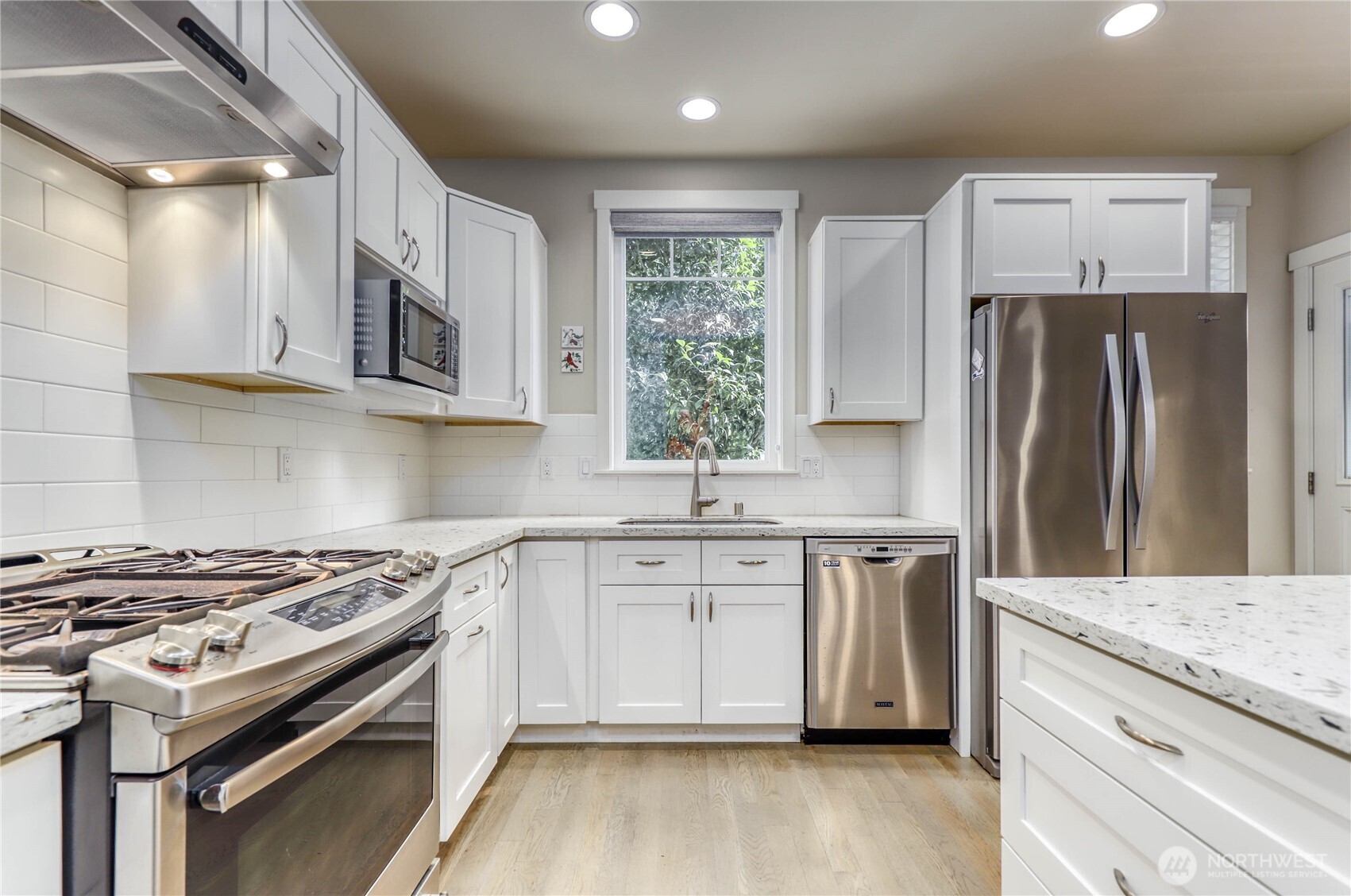 690 Wintersweet Road NE, Bainbridge Island, WA 98110