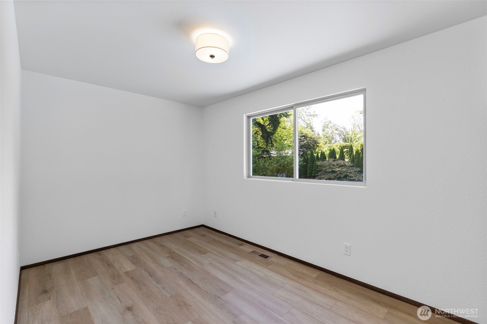 13893 John Street NE, Bainbridge Island, WA 98110