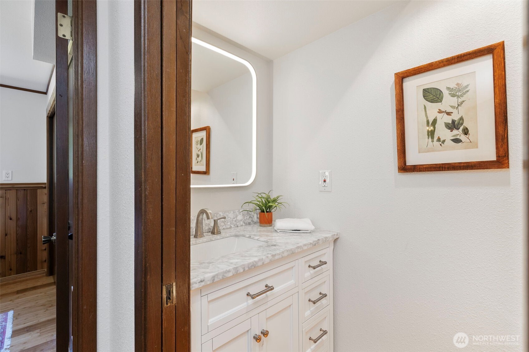 13893 John Street NE, Bainbridge Island, WA 98110