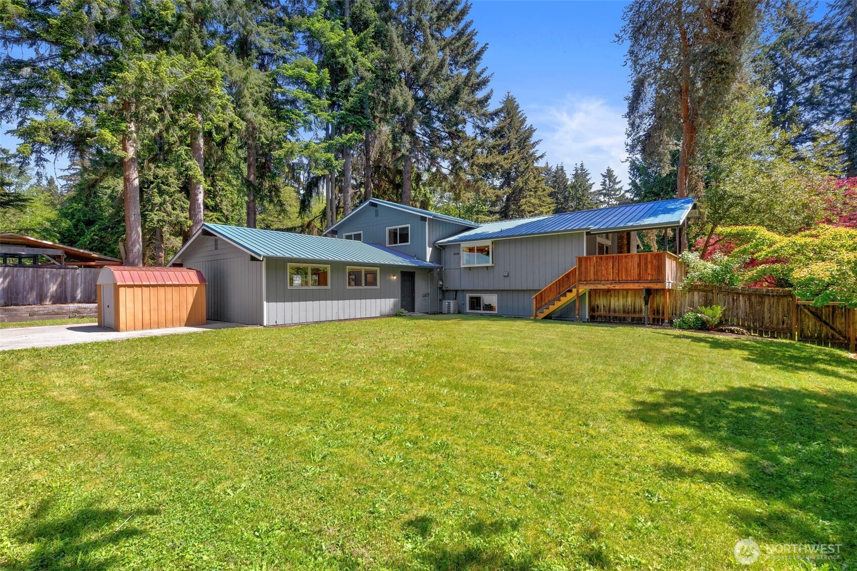 13893 John Street NE, Bainbridge Island, WA 98110