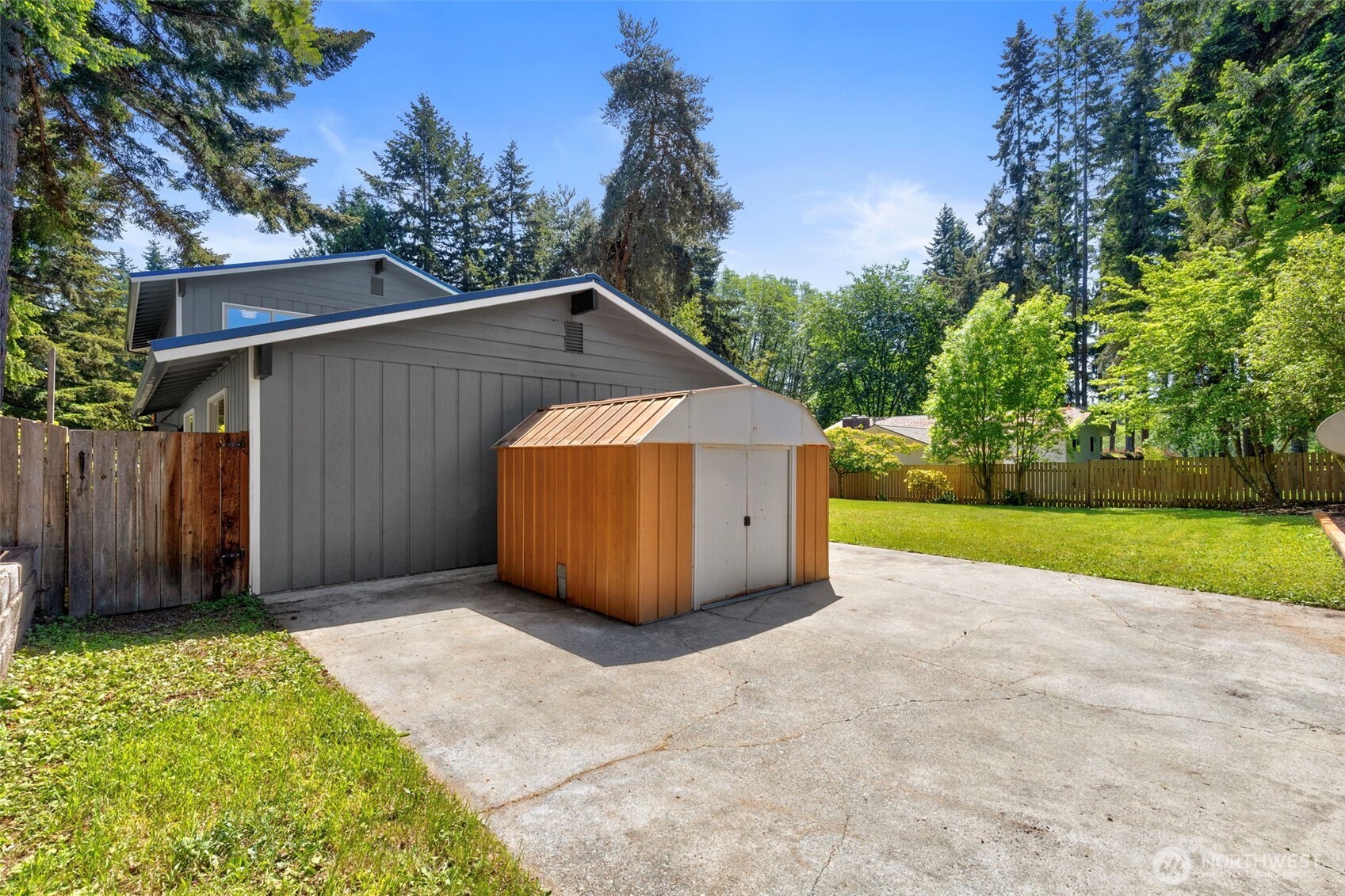 13893 John Street NE, Bainbridge Island, WA 98110