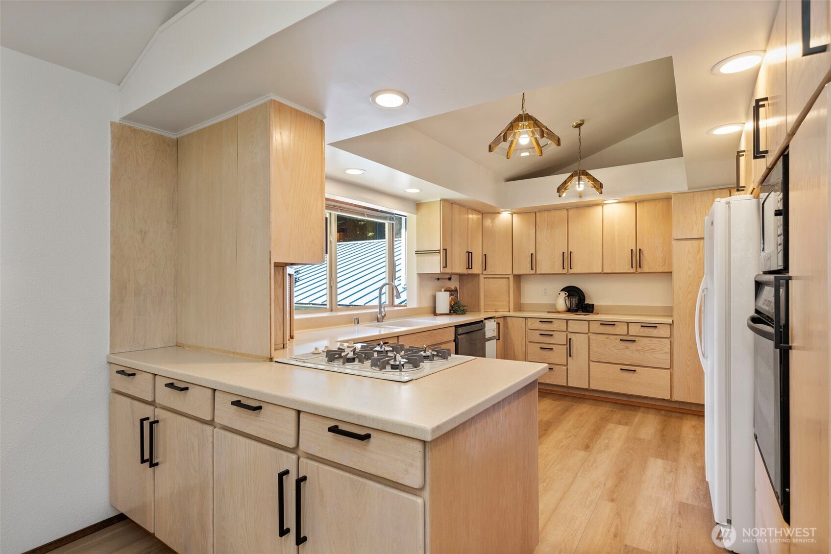 13893 John Street NE, Bainbridge Island, WA 98110