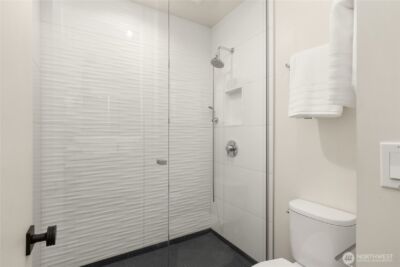 4670 Flying Goat Avenue NE, Bainbridge Island, WA 98110 - Photo 20
