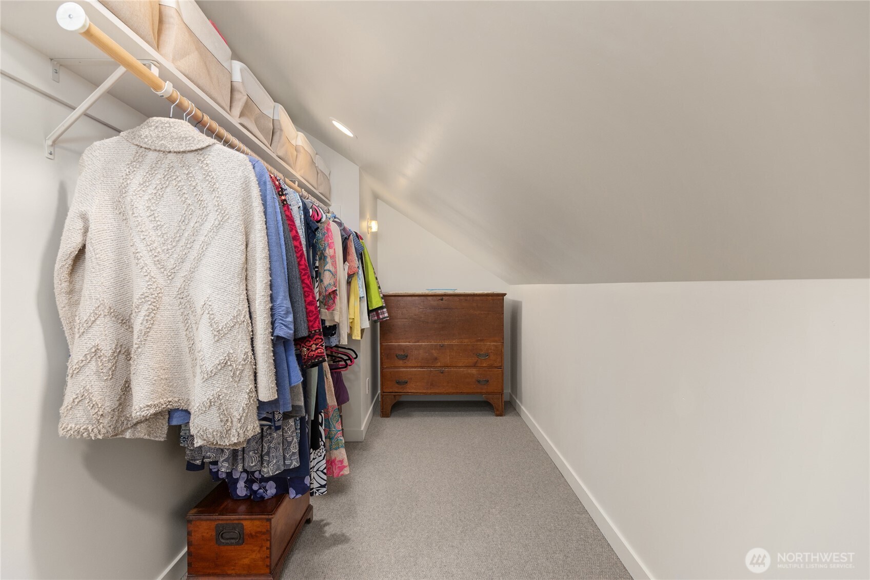 4670 Flying Goat Avenue NE, Bainbridge Island, WA 98110