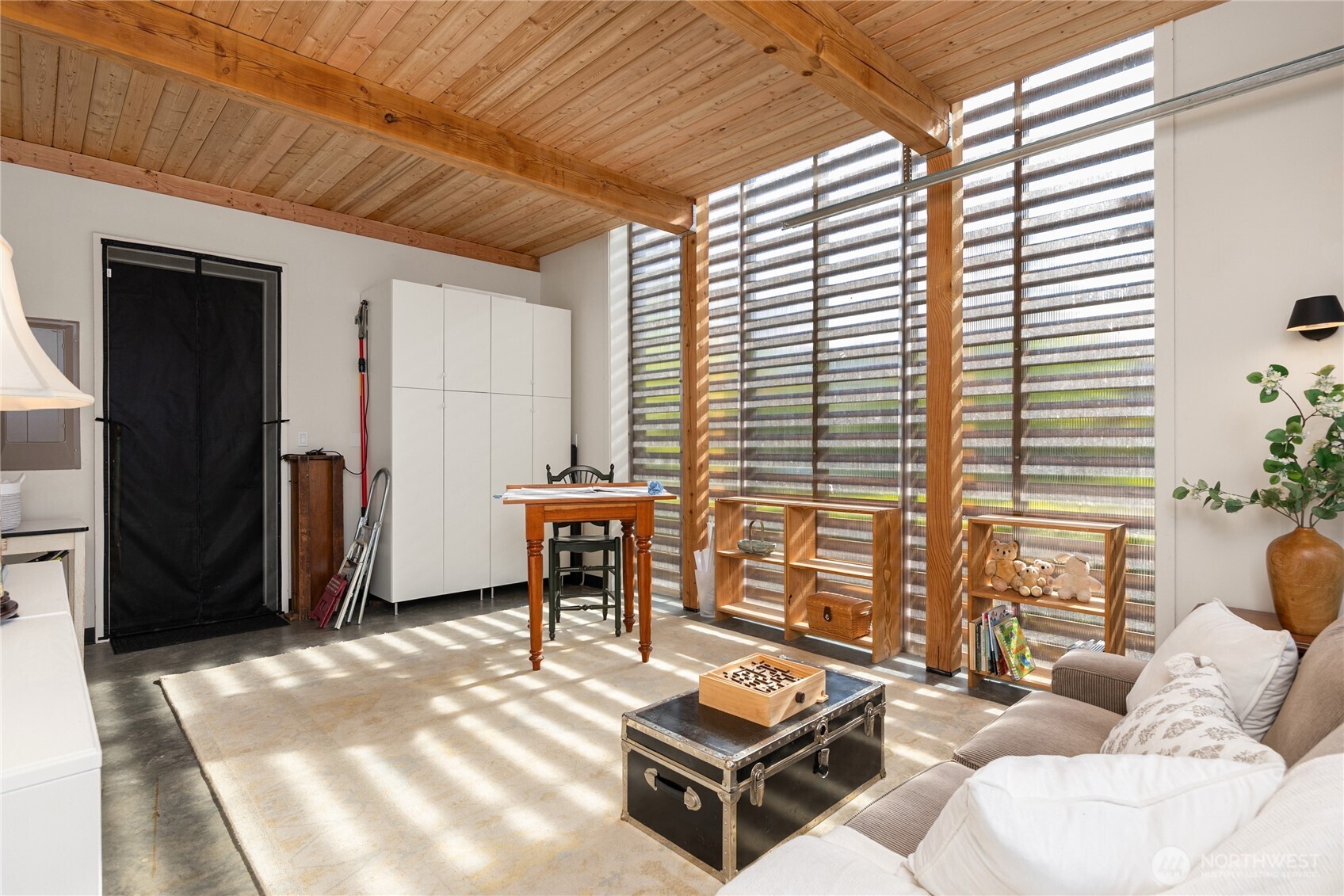 4670 Flying Goat Avenue NE, Bainbridge Island, WA 98110