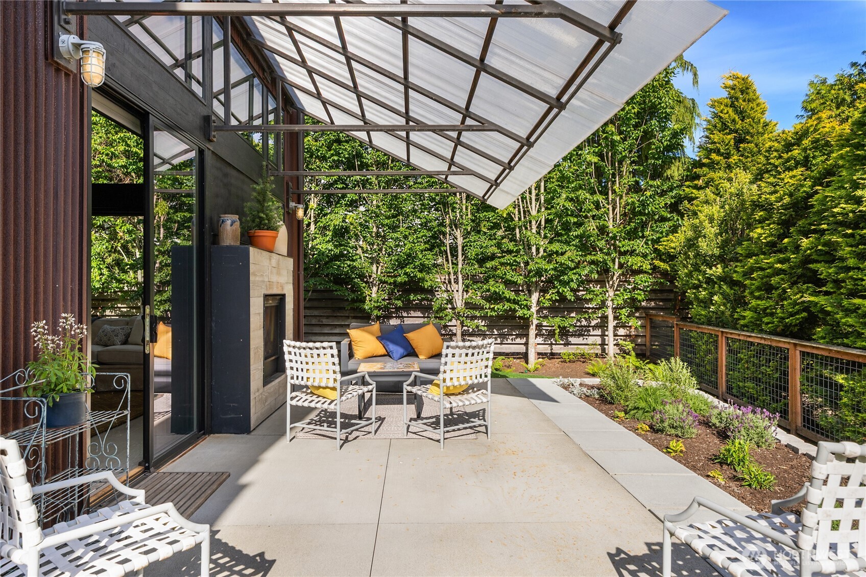 4670 Flying Goat Avenue NE, Bainbridge Island, WA 98110
