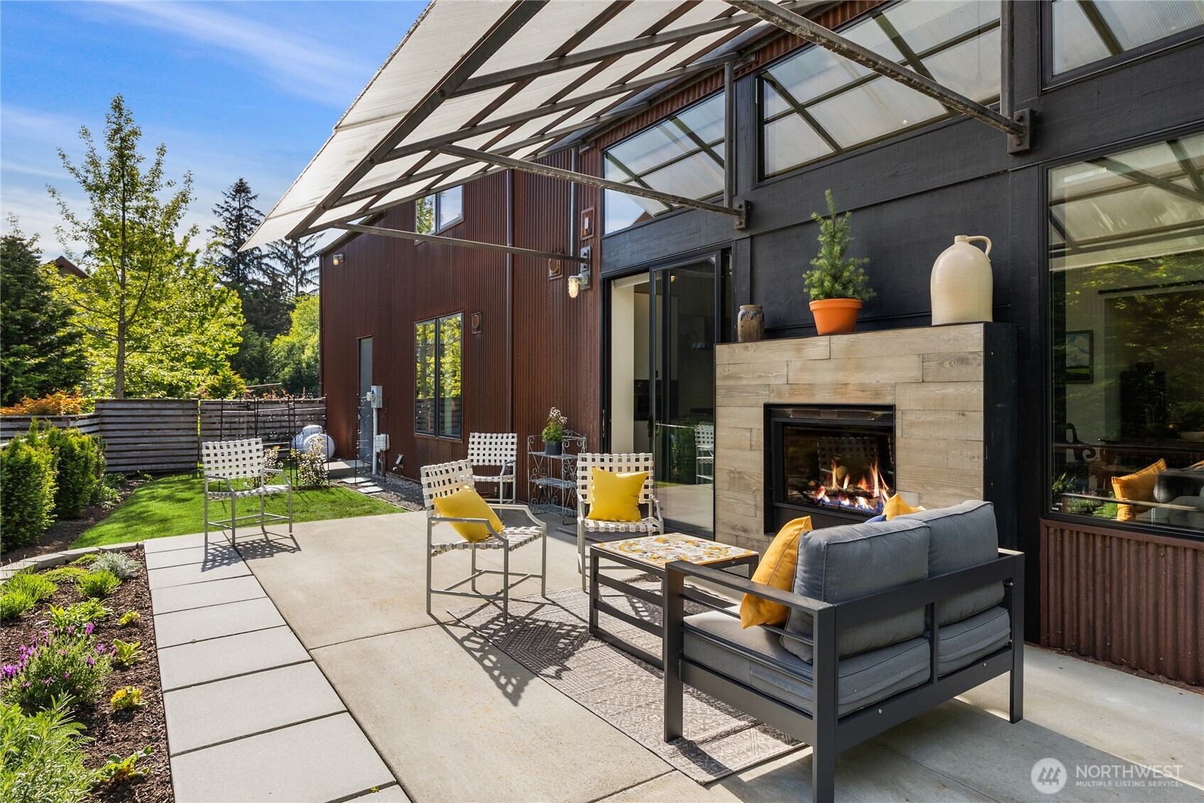 4670 Flying Goat Avenue NE, Bainbridge Island, WA 98110
