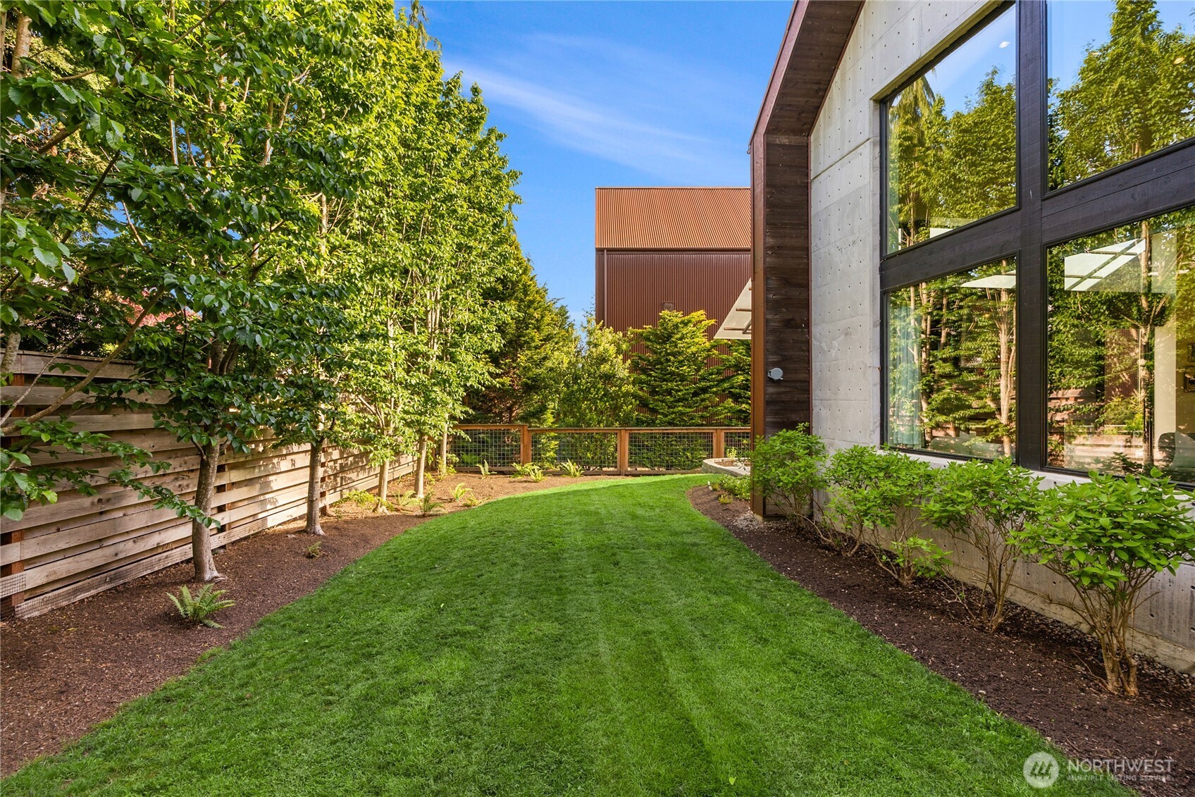 4670 Flying Goat Avenue NE, Bainbridge Island, WA 98110