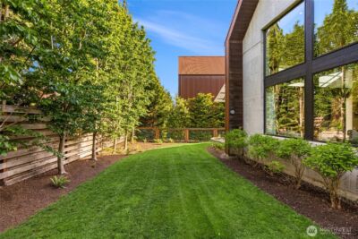 4670 Flying Goat Avenue NE, Bainbridge Island, WA 98110 - Photo 33