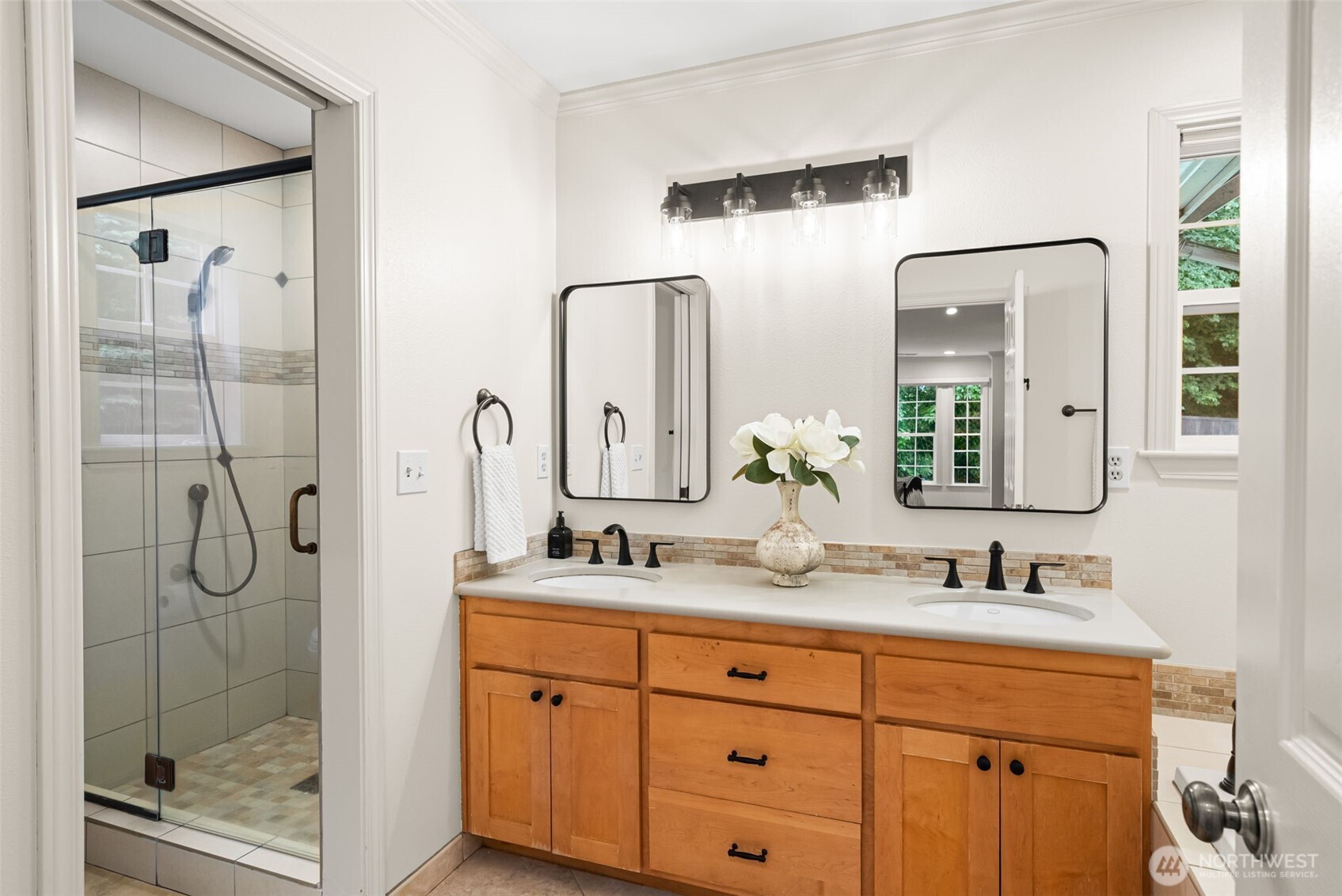 5791 Wimsey Lane NE, Bainbridge Island, WA 98110