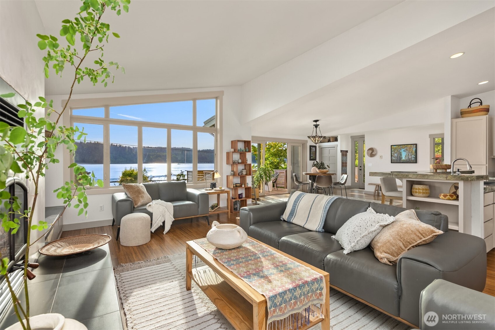 3700 Crystal Springs Drive NE, Bainbridge Island, WA 98110