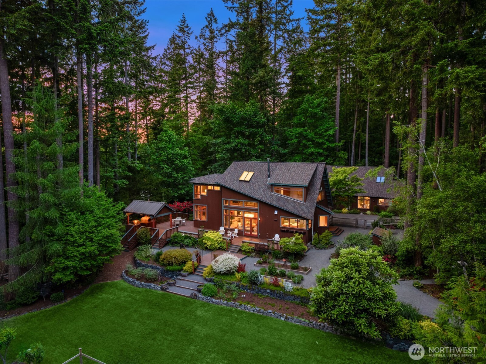 6900 NE Dolphin Drive , Bainbridge Island, WA 98110