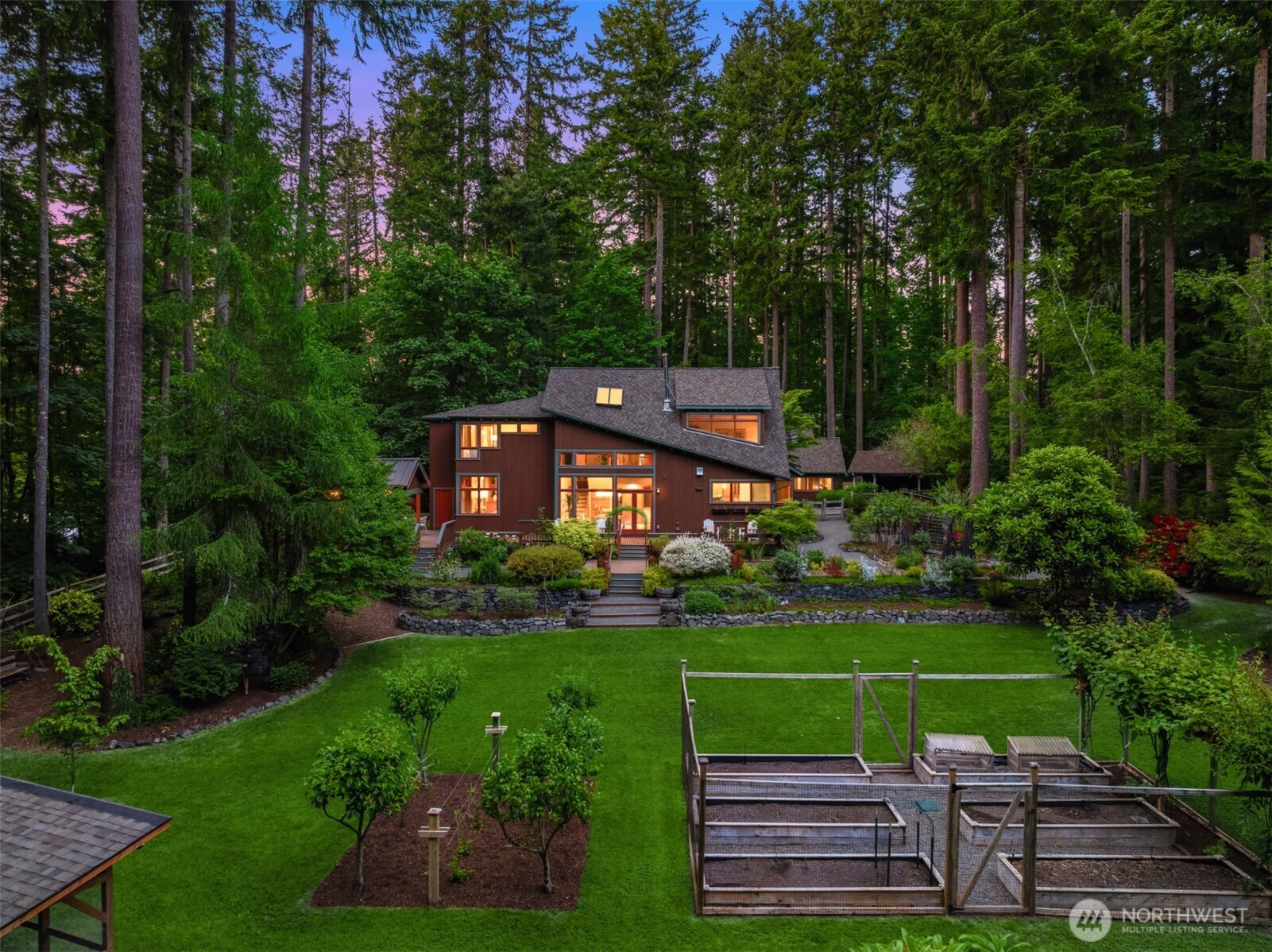 6900 NE Dolphin Drive , Bainbridge Island, WA 98110