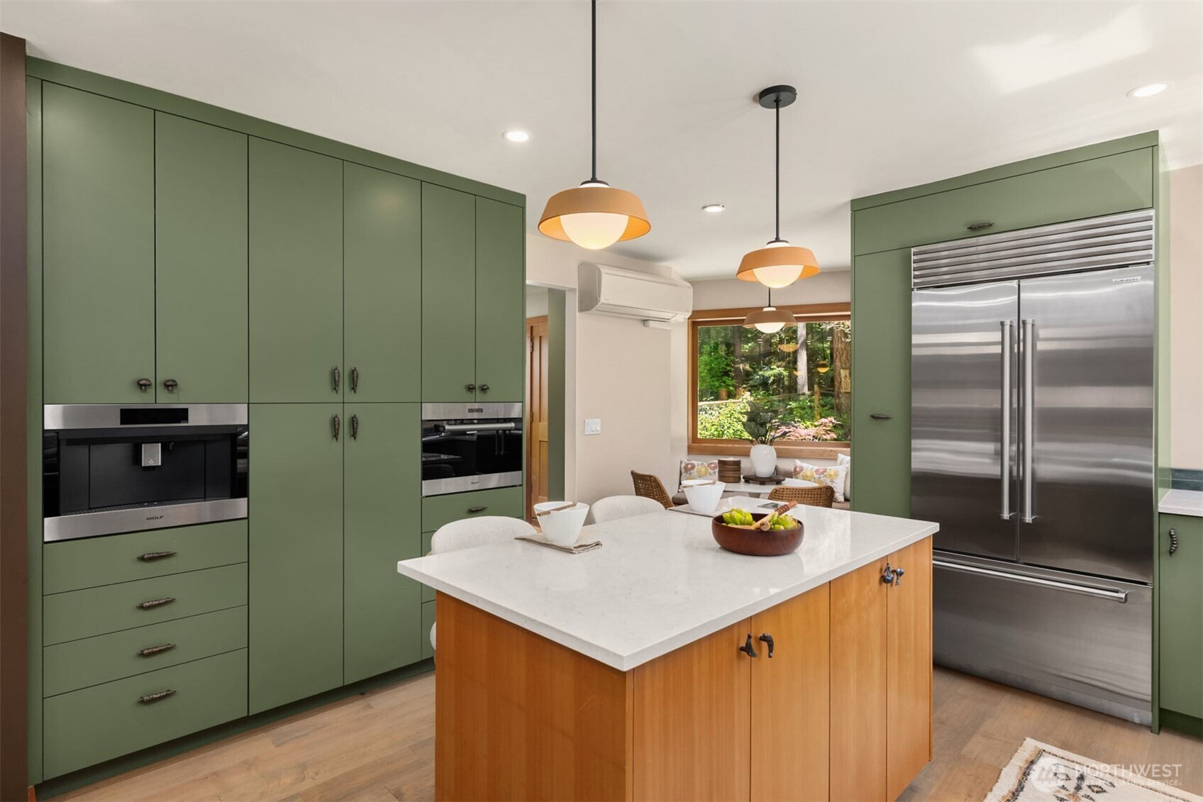 6900 NE Dolphin Drive , Bainbridge Island, WA 98110