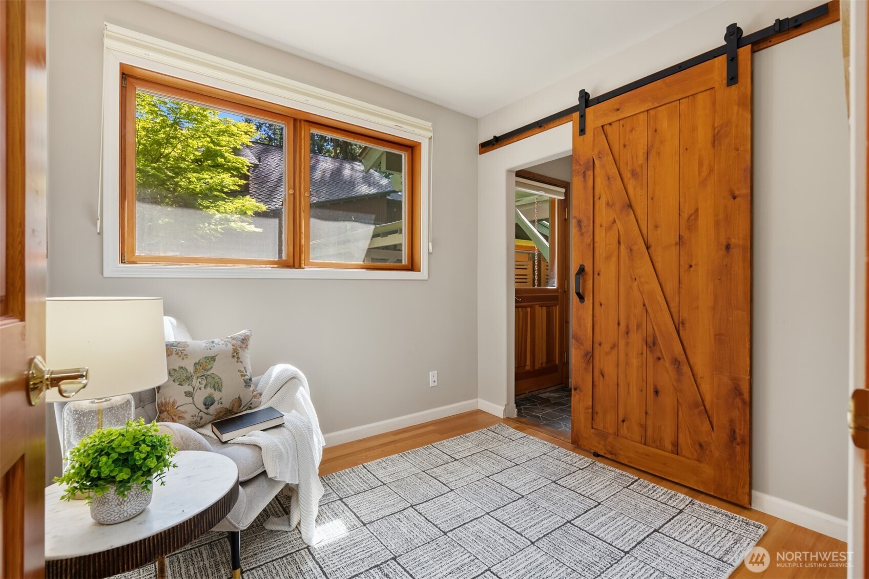6900 NE Dolphin Drive , Bainbridge Island, WA 98110