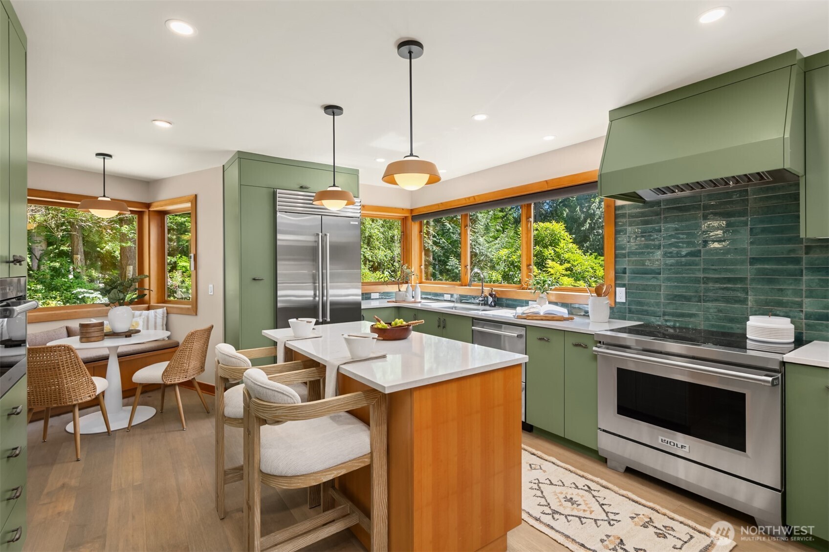 6900 NE Dolphin Drive , Bainbridge Island, WA 98110