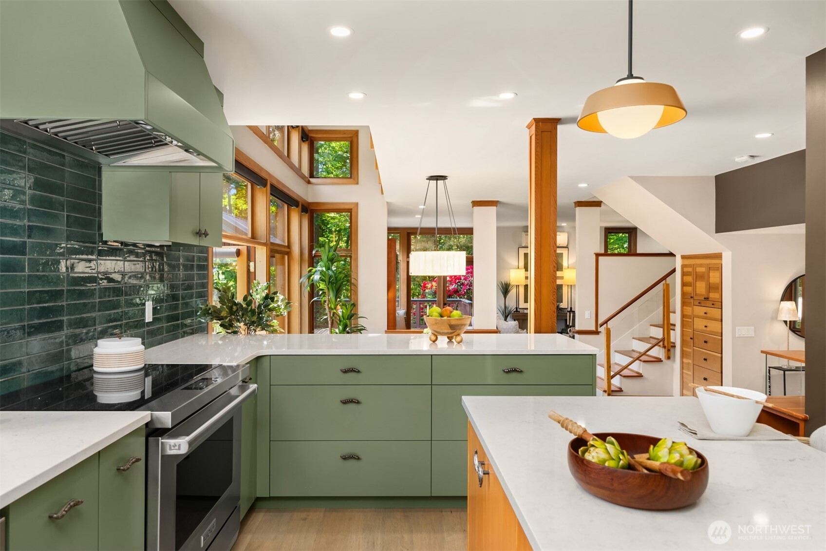 6900 NE Dolphin Drive , Bainbridge Island, WA 98110