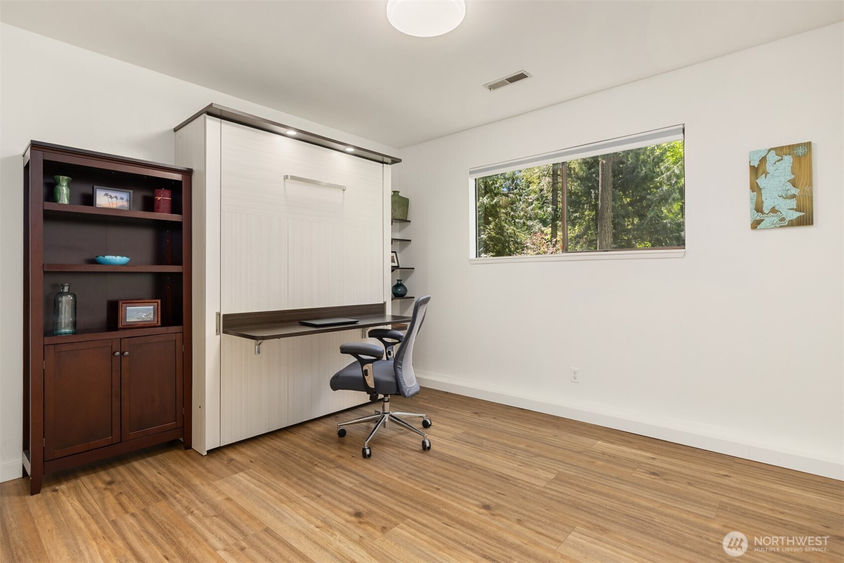 10621 Battle Point Drive NE, Bainbridge Island, WA 98110
