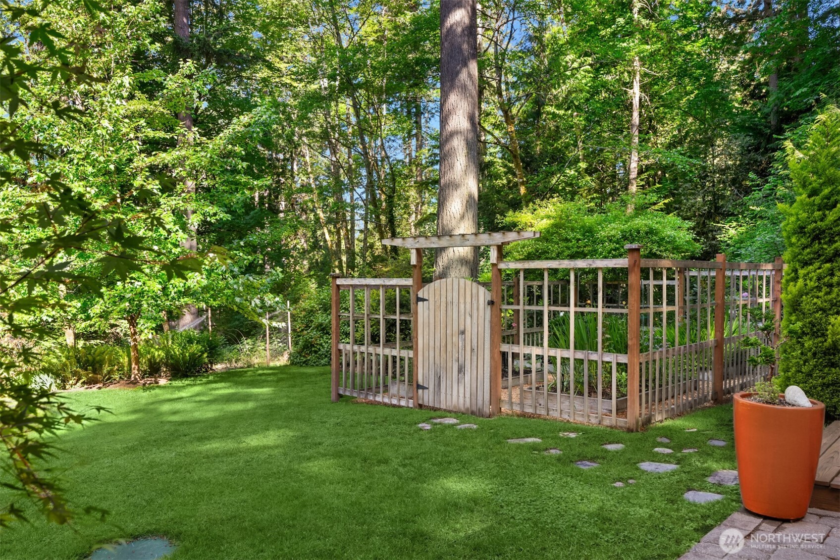 10621 Battle Point Drive NE, Bainbridge Island, WA 98110
