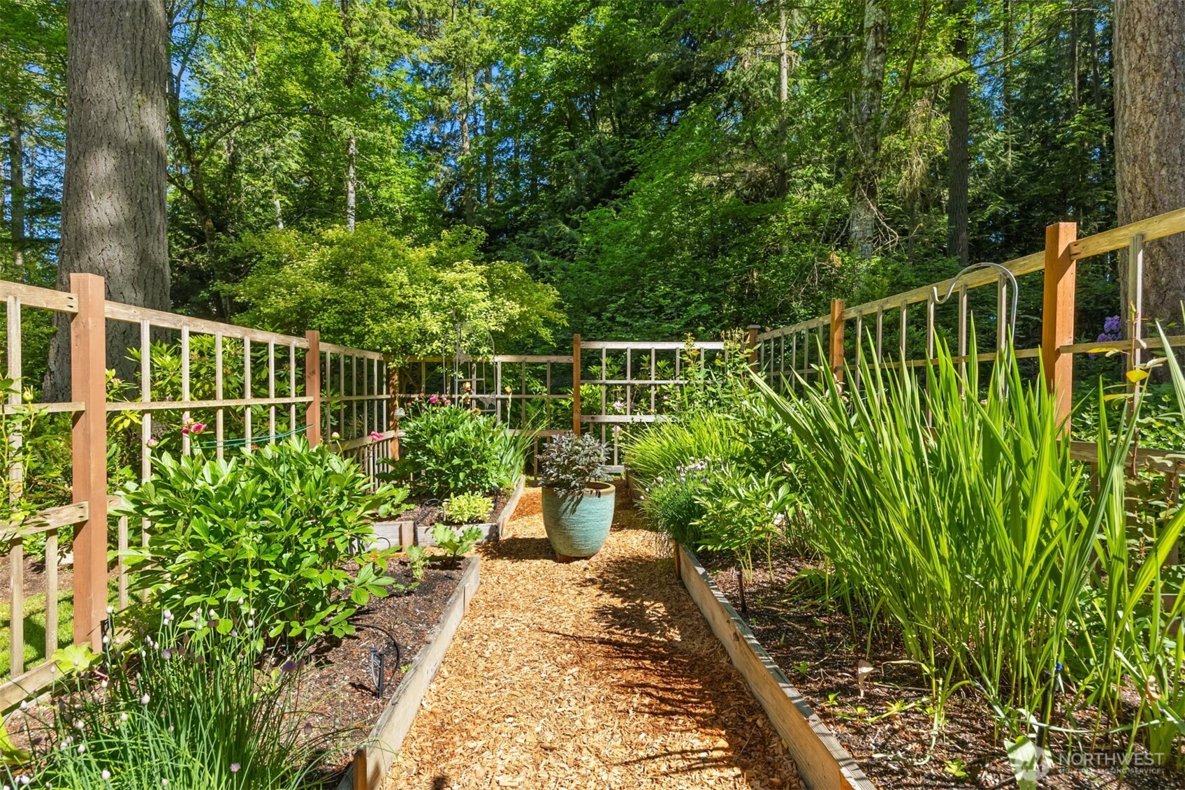 10621 Battle Point Drive NE, Bainbridge Island, WA 98110