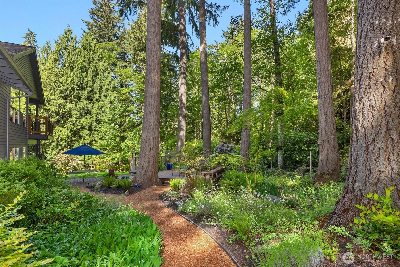 10621 Battle Point Drive NE, Bainbridge Island, WA 98110