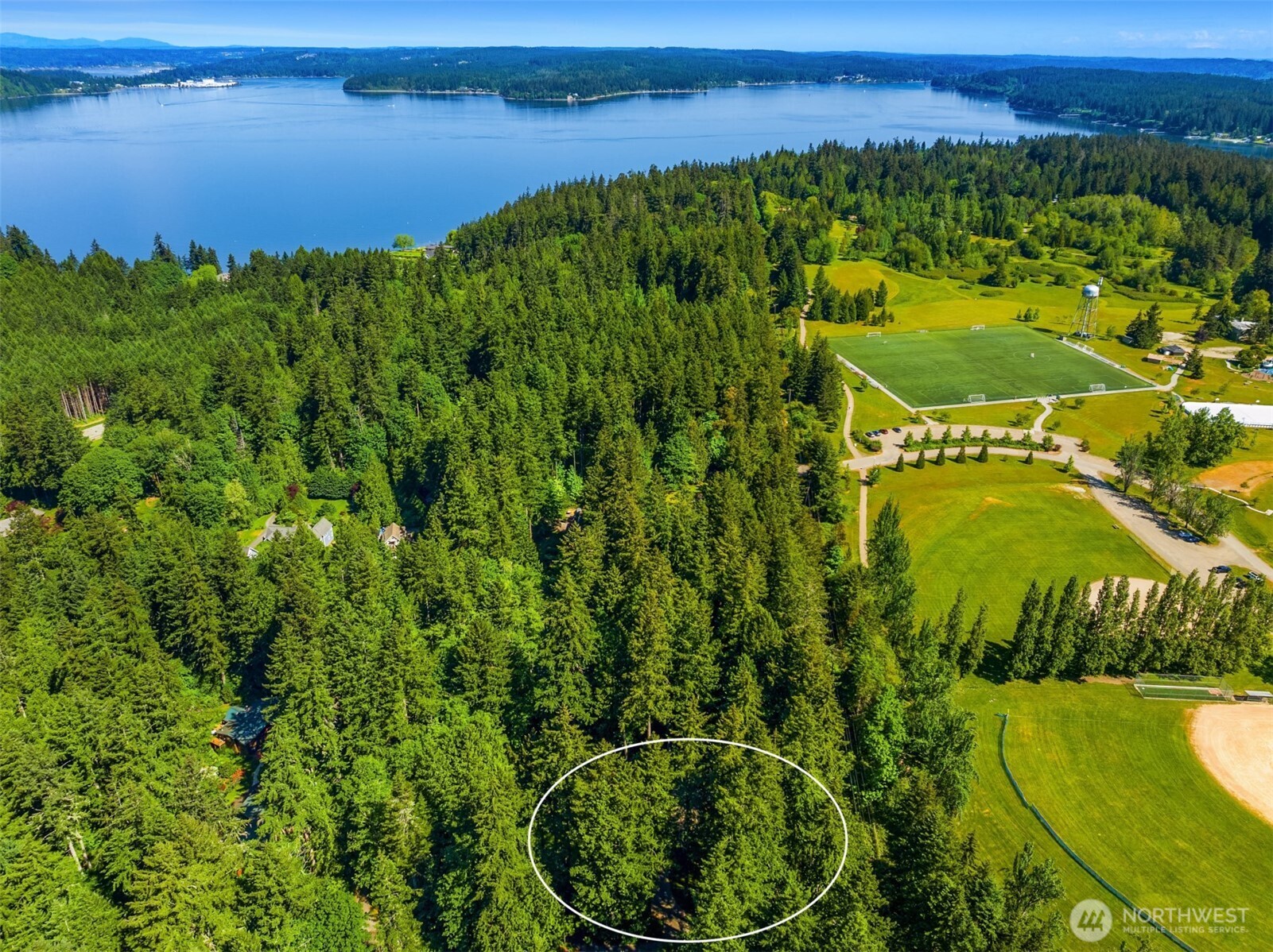 10621 Battle Point Drive NE, Bainbridge Island, WA 98110