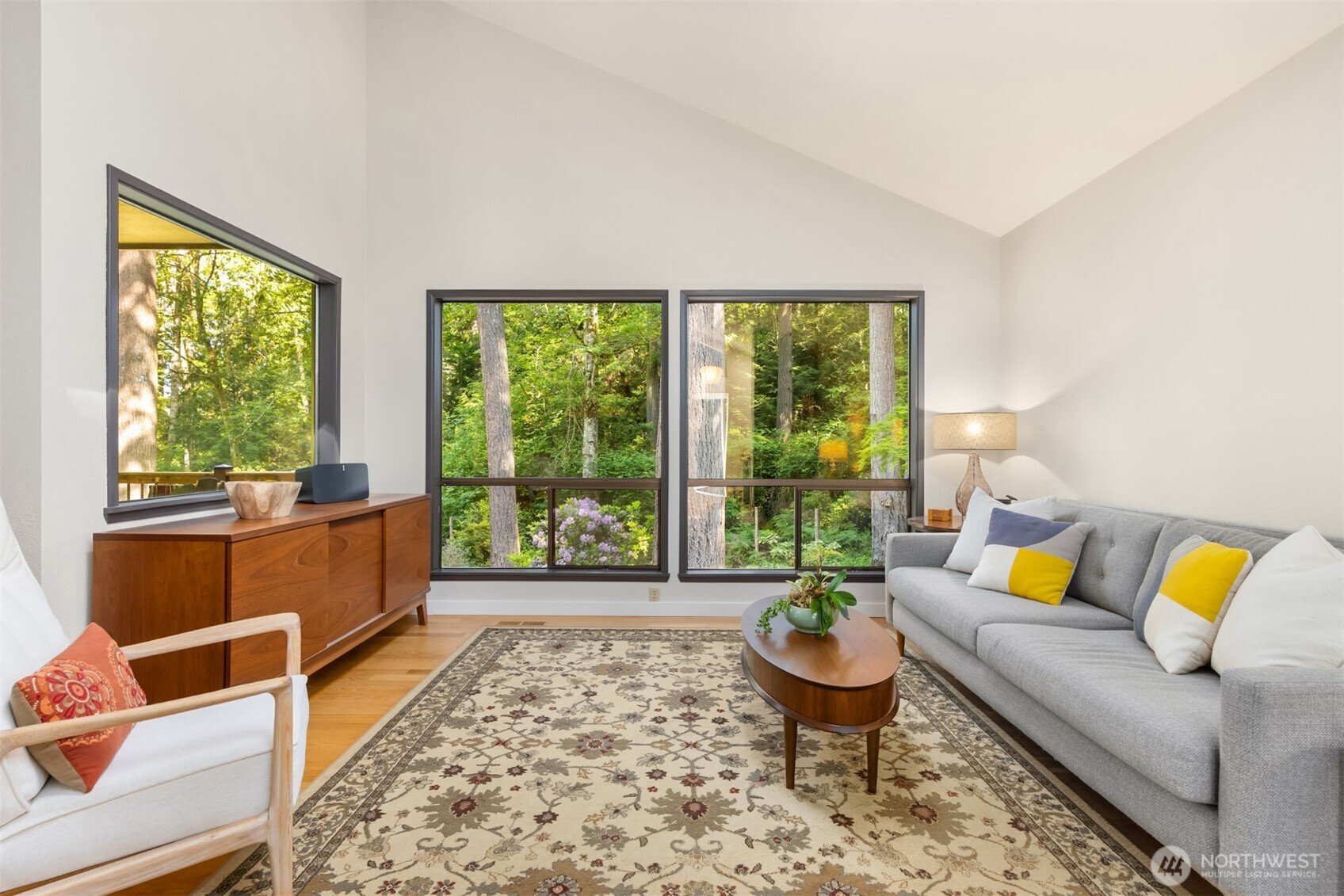 10621 Battle Point Drive NE, Bainbridge Island, WA 98110