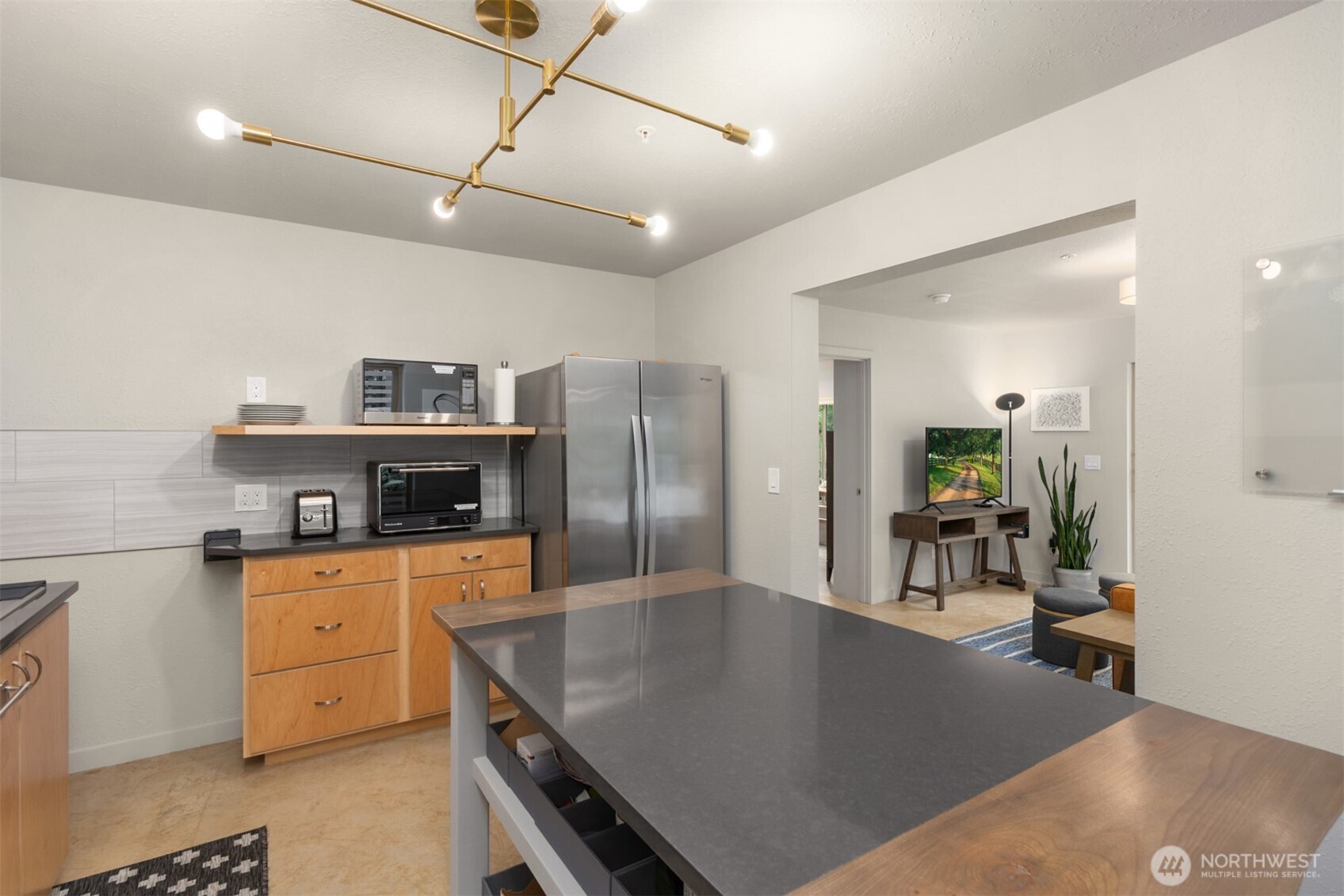 9720 NE Lofgren Road , Bainbridge Island, WA 98110
