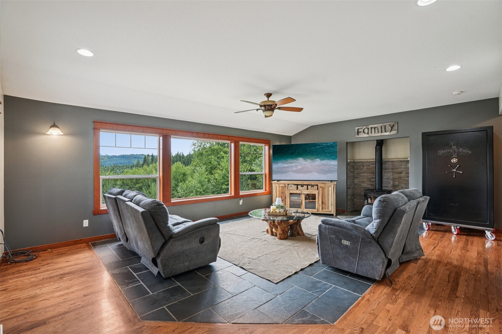 14900 NE Critter Hill Drive , Amboy, WA 98601