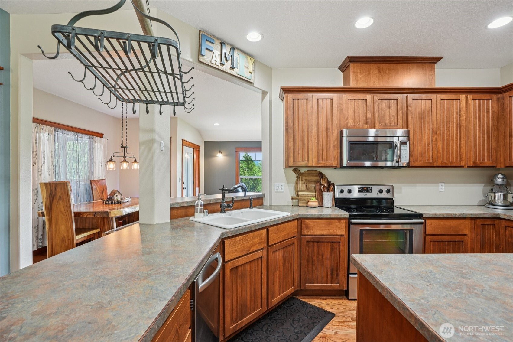 14900 NE Critter Hill Drive , Amboy, WA 98601