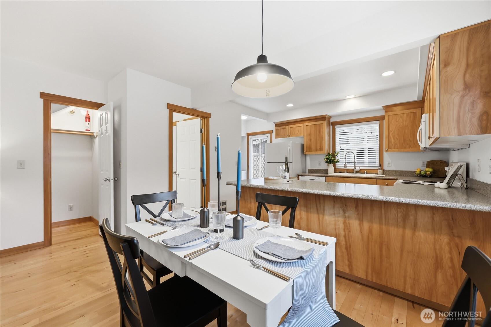 1368 Stonecress Lane NE, Bainbridge Island, WA 98110