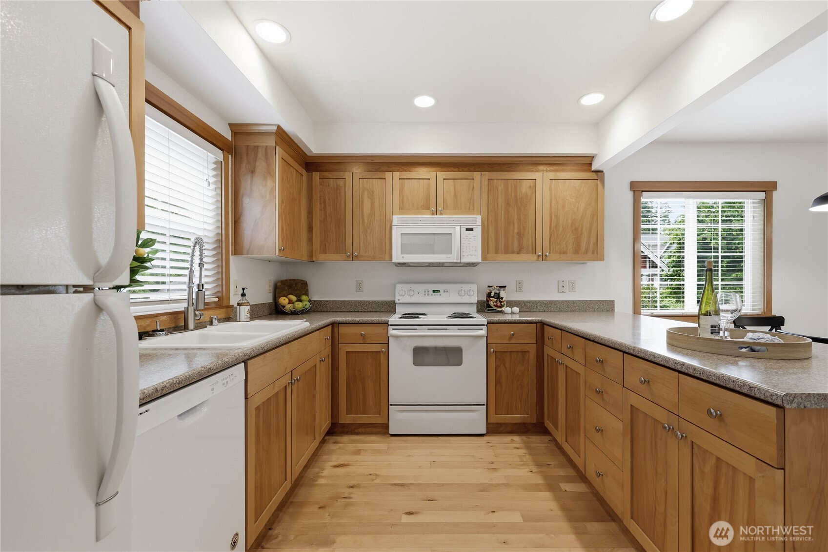 1368 Stonecress Lane NE, Bainbridge Island, WA 98110