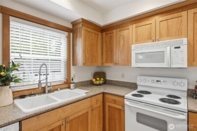 1368 Stonecress Lane NE, Bainbridge Island, WA 98110 - Photo 17
