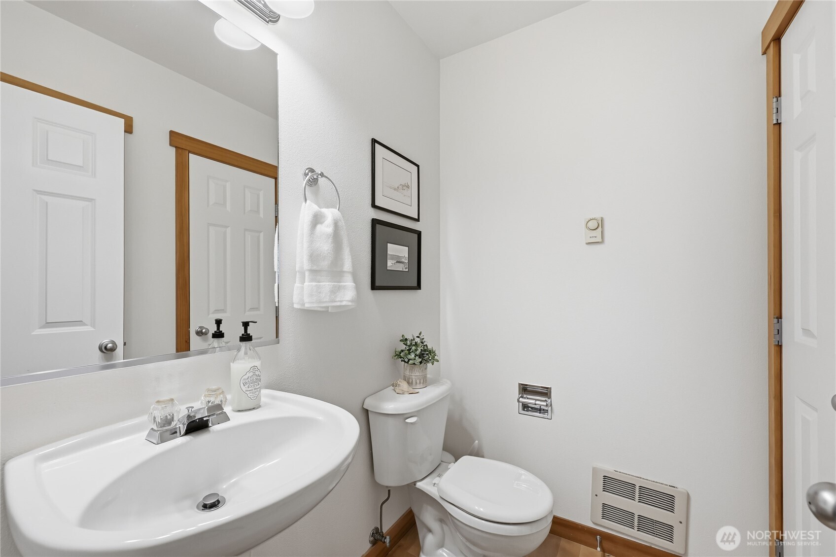 1368 Stonecress Lane NE, Bainbridge Island, WA 98110