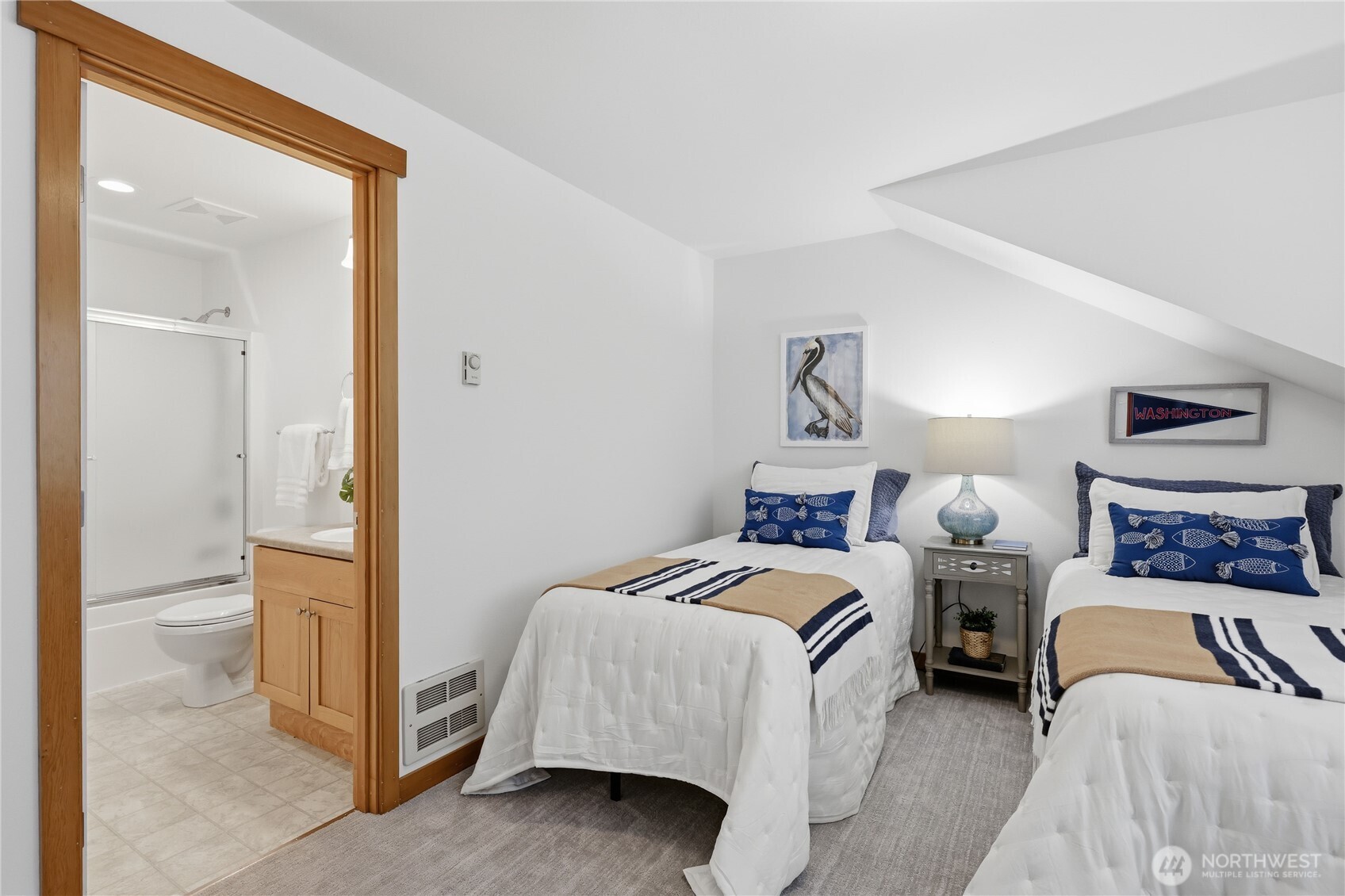 1368 Stonecress Lane NE, Bainbridge Island, WA 98110