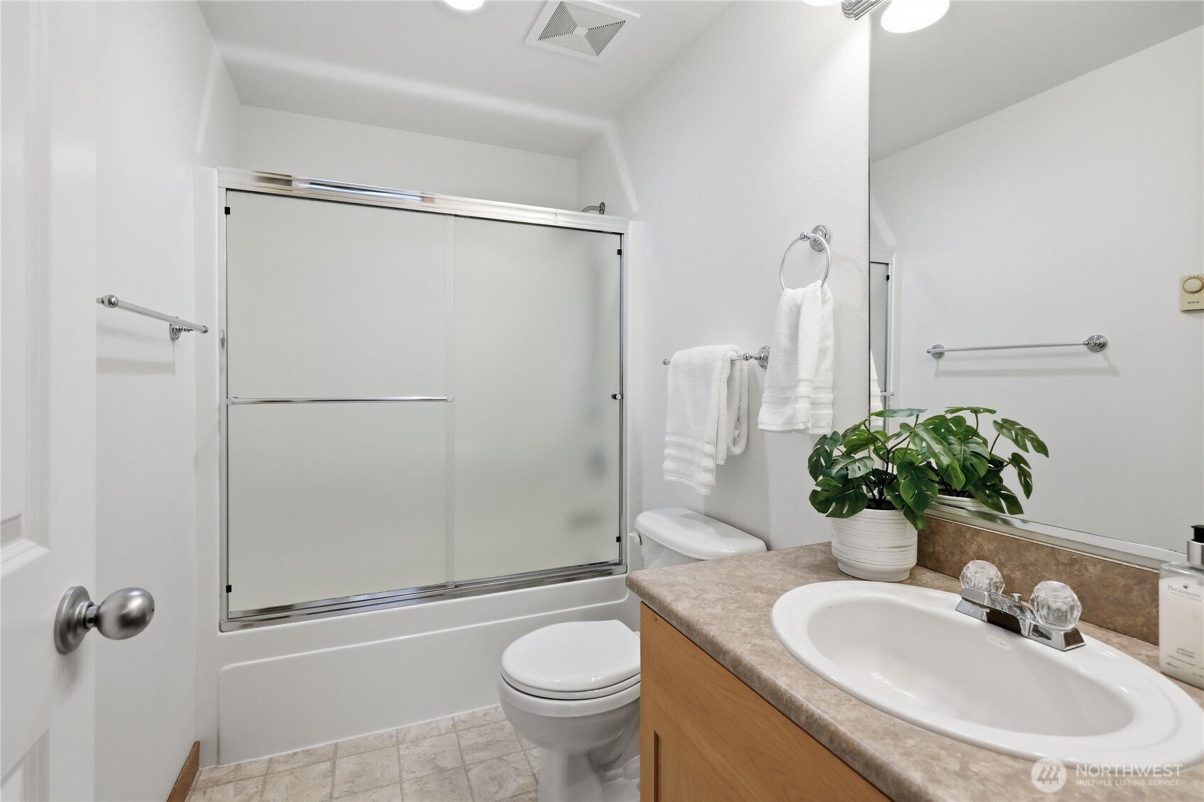 1368 Stonecress Lane NE, Bainbridge Island, WA 98110