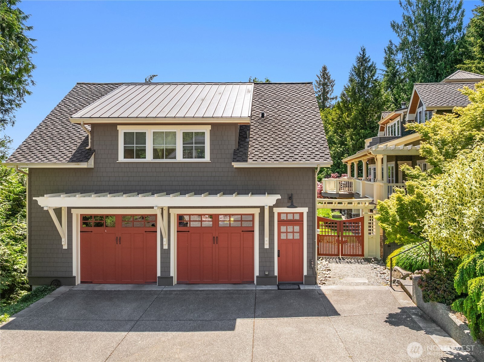 4548 Island Avenue NE, Bainbridge Island, WA 98110