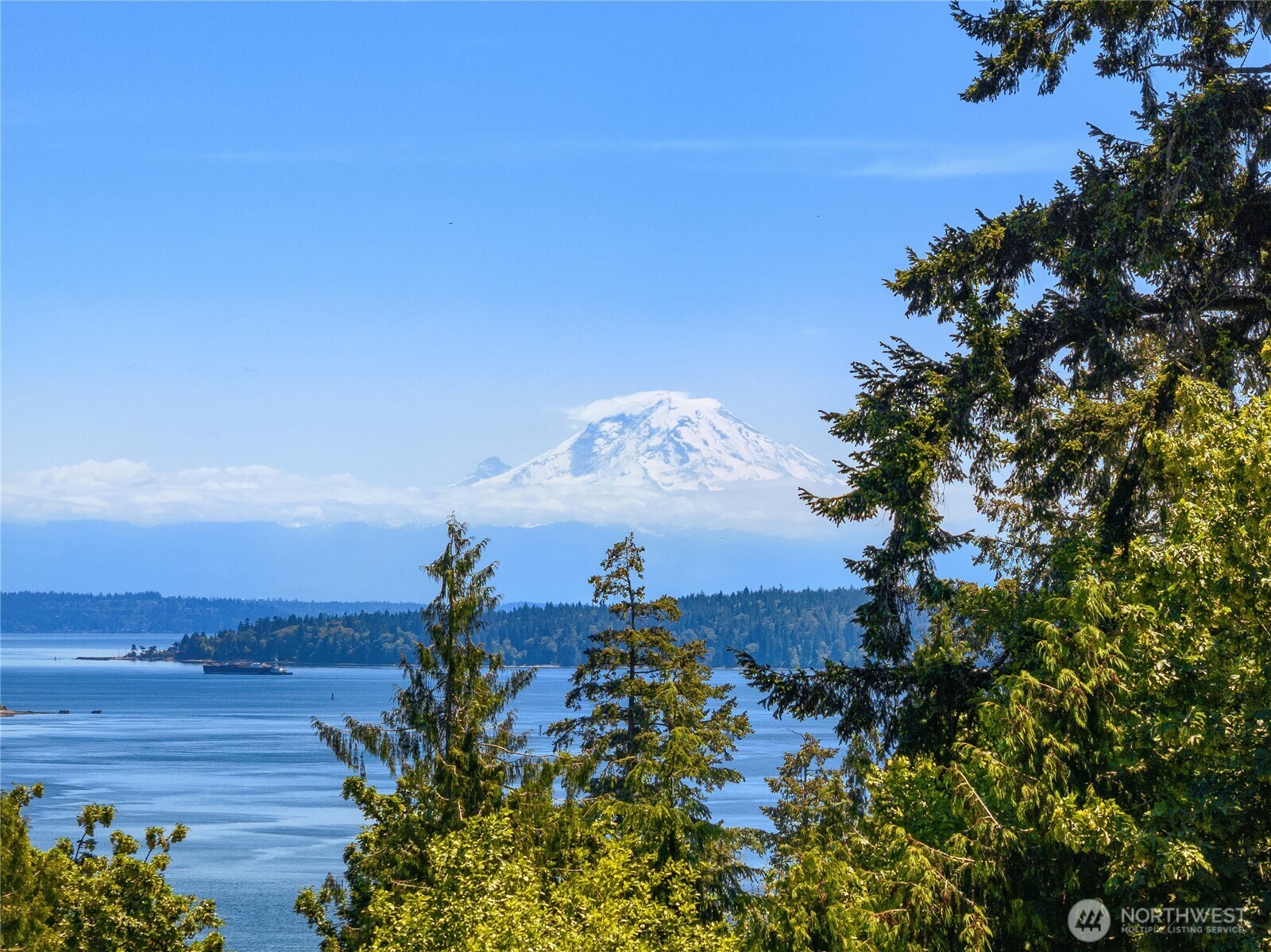 4548 Island Avenue NE, Bainbridge Island, WA 98110